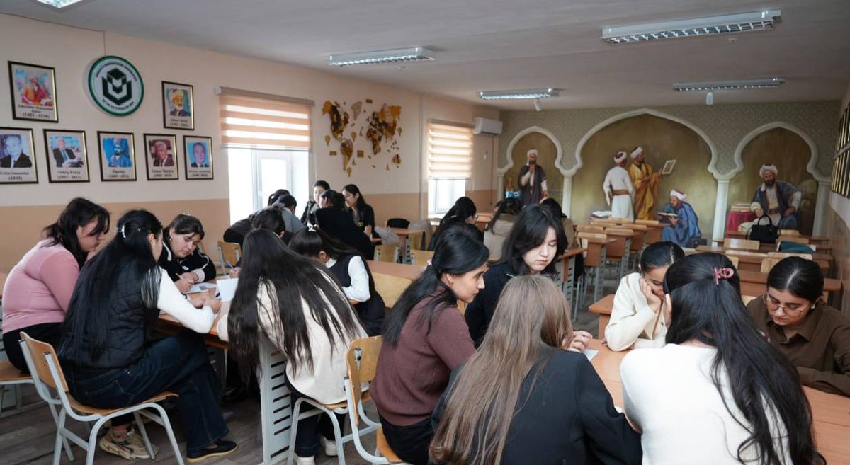 Urganch innovatsion universitetida navbatdagi “Zakovat” intellektual o‘yinlari tashkil etildi.
